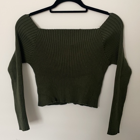 Lace-Up Ribbed Off-Shoulder Long Sleeve Shirt in Green - Women’s M/L - Picture 2 of 4